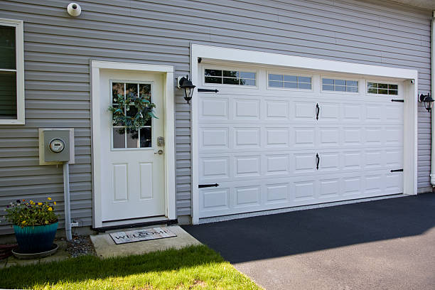 24/7 Emergency Garage Door Panel Replacement experts in Bedford County County, VA